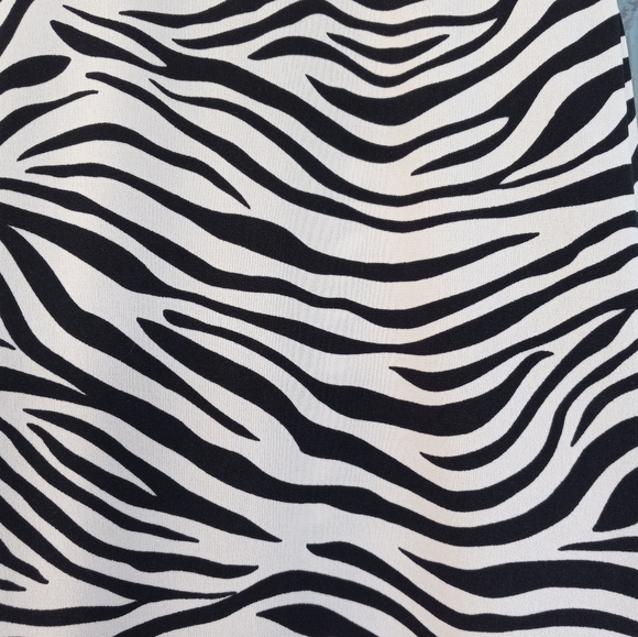 Jessica Sleeveless Zebra Size Small Top - Picture 3 of 4